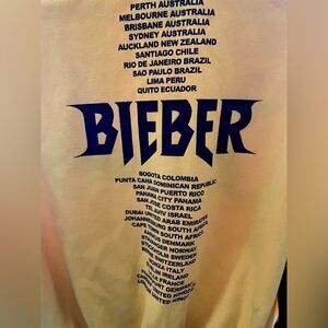 BIEBER STADIUM TOUR‎ YELLOW SWEATSHIRT, lg